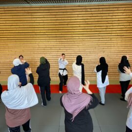 Selbstverteidigungskurs für muslimische junge Frauen Selbstverteidigungskurs für muslimische junge Frauen
